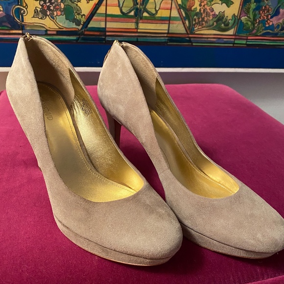 Classic Joan and David Genuine Suede Pumps with Zipper Back - Beige & Gold - 9M - Picture 8 of 14
